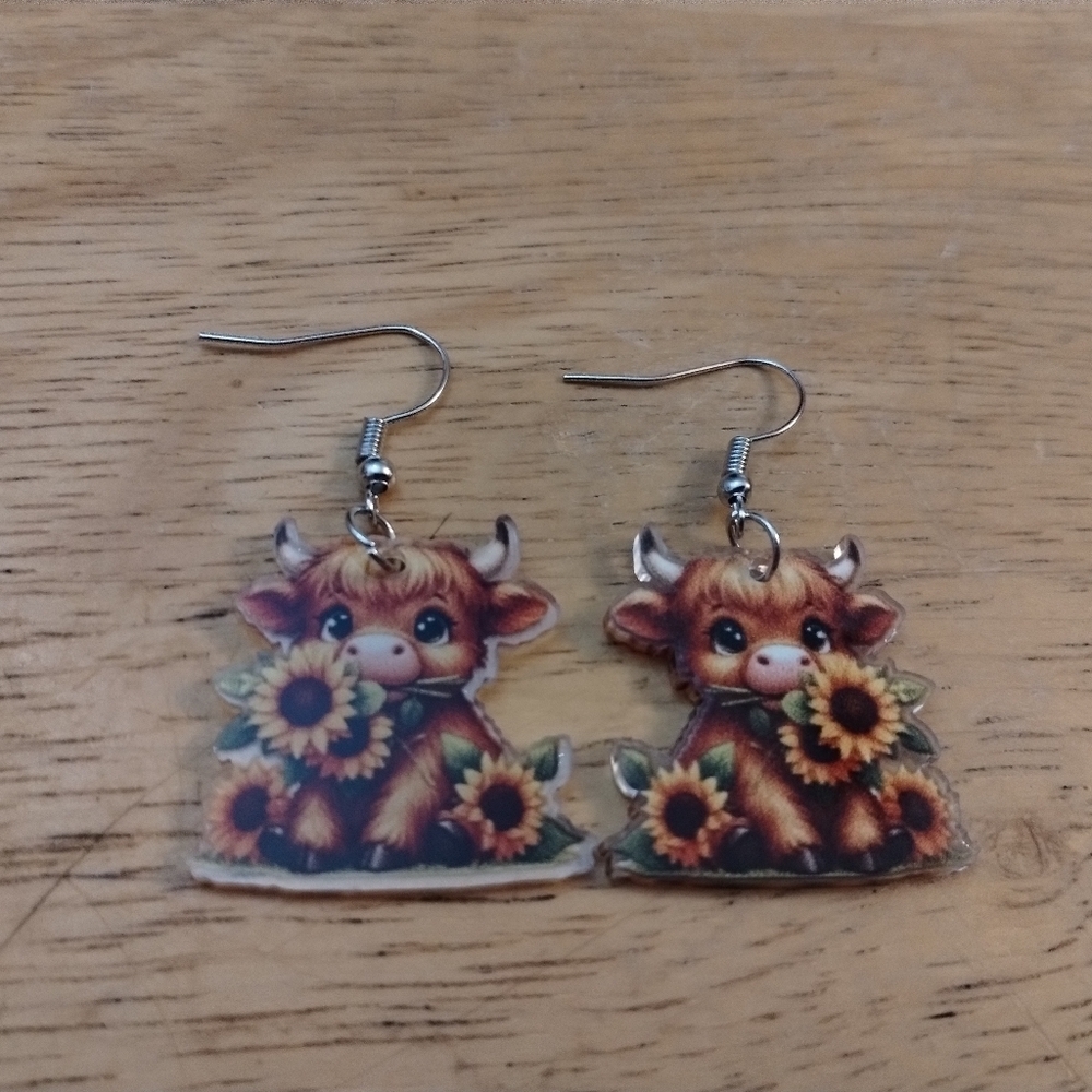 New cute women's boho farm cow dangling resin design fashion earrings - Picture 4 of 4